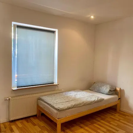 Komplettes Monteur Haus