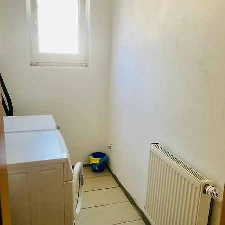 Komplettes Monteur Haus